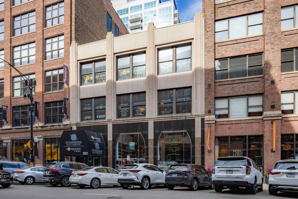 310 W Superior St